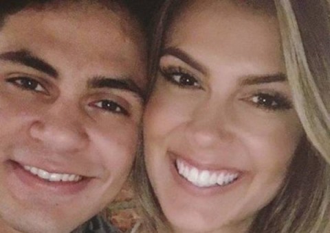 Lucas Veloso e Nathalia Melo aparecem ‘coladinhos' em restaurante e aumentam suspeita de romance