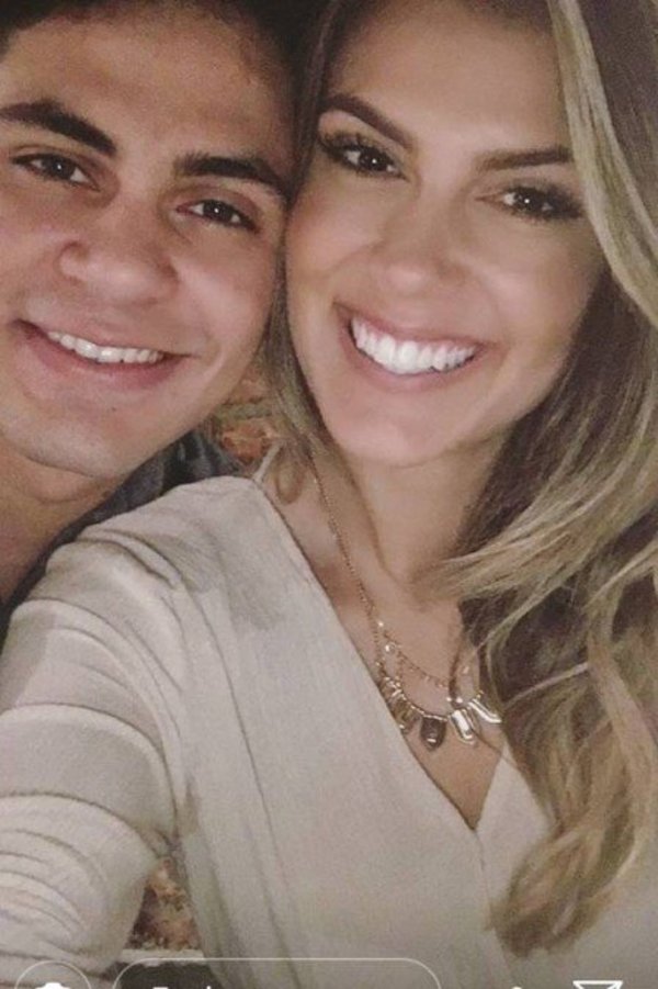 Lucas Veloso e Nathalia Melo aparecem ‘coladinhos' em restaurante e aumentam suspeita de romance