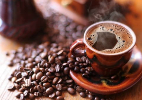 Vício em café pode provocar refluxo gástrico, diz especialista