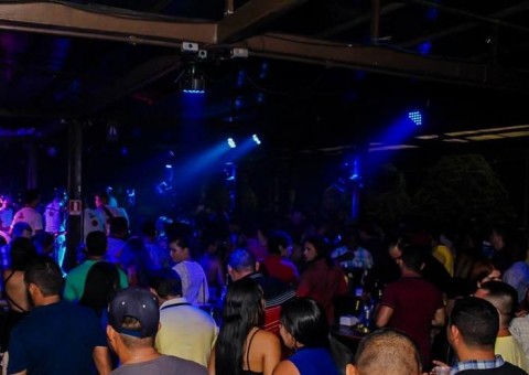 Banda Água Cristalina agita Halloween do Moai nesta terça