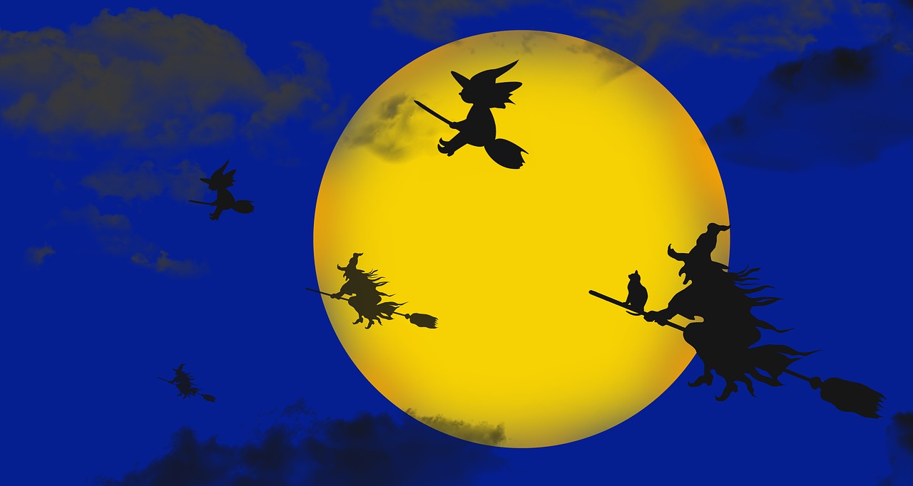 Exposição com Bruxa da Meia Noite celebra Halloween no Paço da Liberdade