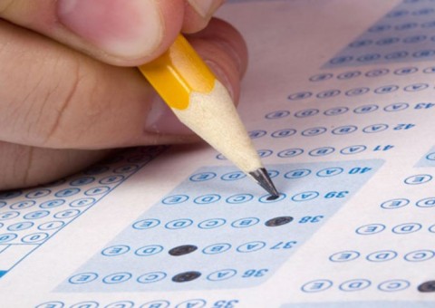 Mulher deu casa de R$ 800 mil por vaga em concurso de delegado e Enem para filha, diz Polícia