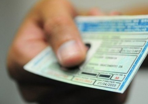 Motorista que estourar limite de 20 pontos perderá CNH por 6 meses
