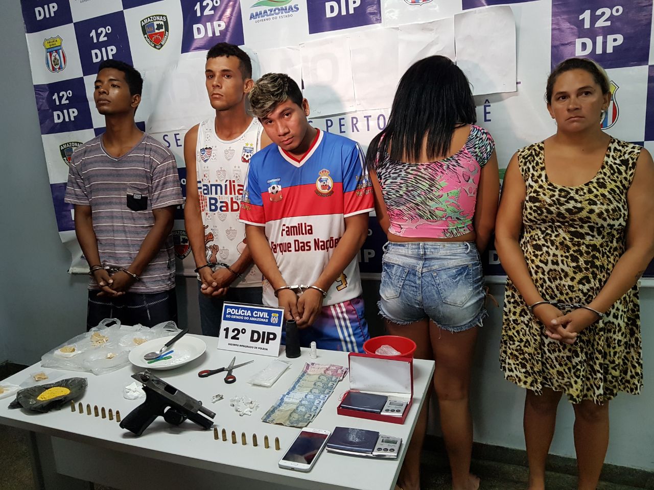 Aos 14 anos, menina é apreendida suspeita de comandar tráfico em Manaus
