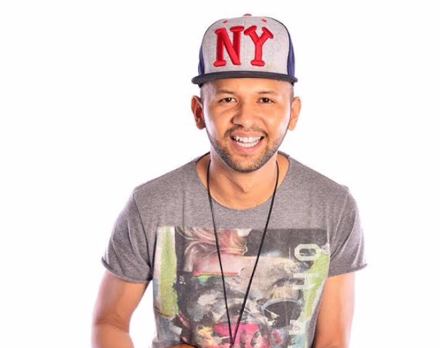 Axerito tem 'Noite pra levantar até defunto' na véspera deste feriado