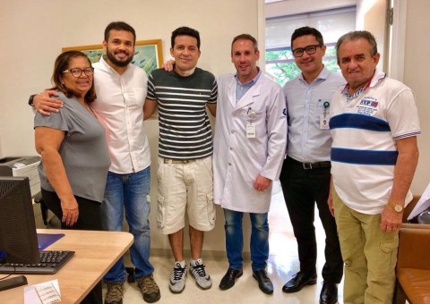 Delegado baleado em Manaus publica texto comovente após alta de hospital