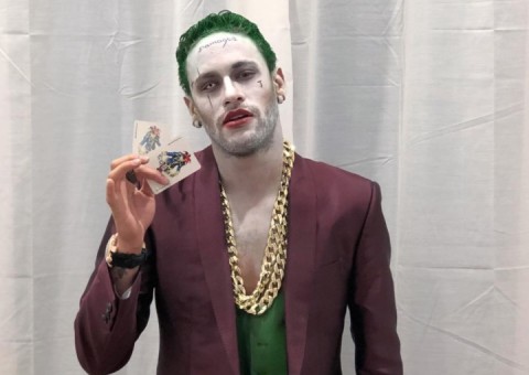  Neymar impressiona com fantasia e curte festa de Halloween com beldades