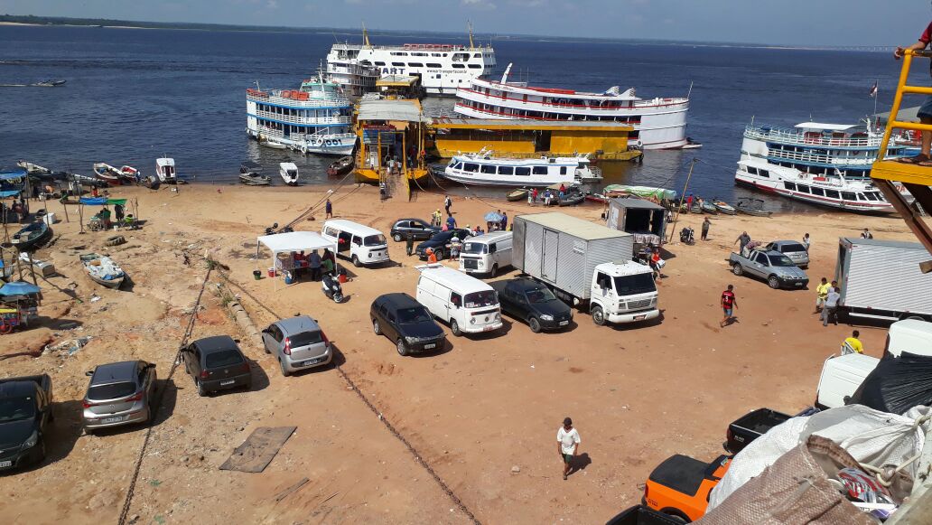 Tiroteio e correria assustam populares na Manaus Moderna; um é baleado