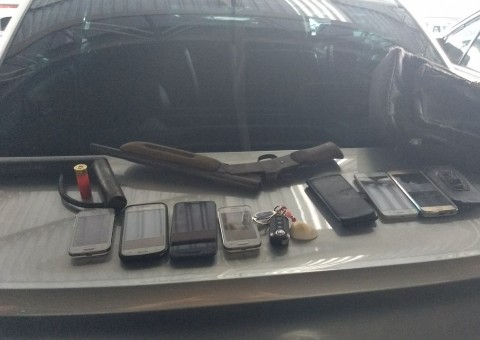 Dupla armada é presa após fazer pessoas reféns durante assalto em Manaus