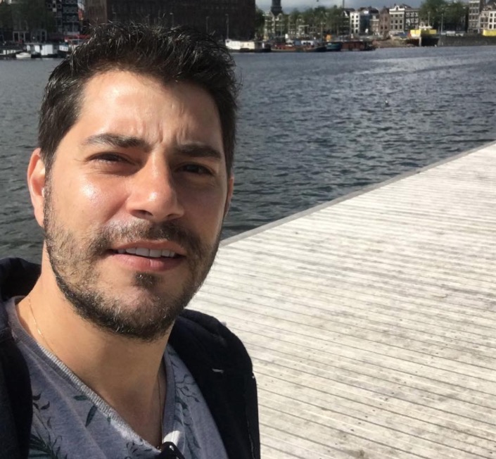 Evaristo Costa pede emprego de Papai Noel e padre Fábio de Melo responde