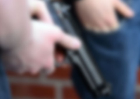 Bandidos tentam matar sargento da PM em mercadinho, mas acabam falhando em Manaus