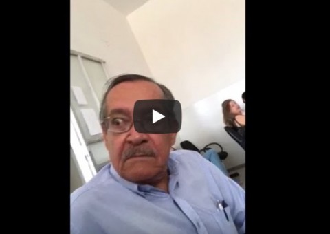 'Tiozão' cai no gemidão em público, se desespera e sai correndo 