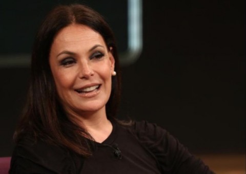 Carolina Ferraz fala sobre saída da Globo após 27 anos