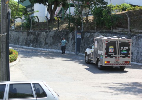 Homem é executado a tiros por trio encapuzado em Manaus