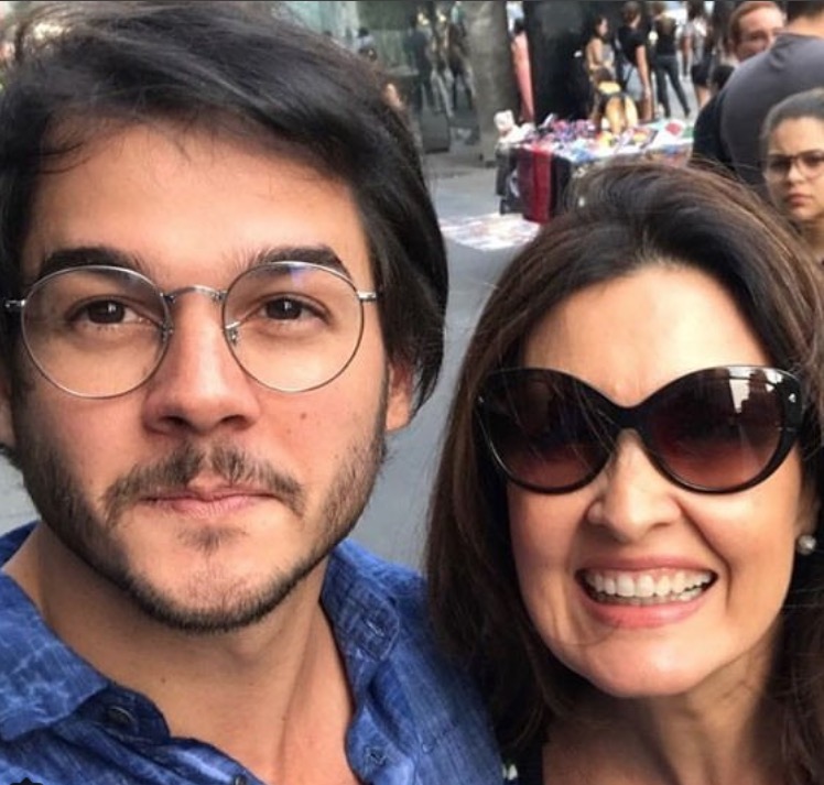 Namorado de Fátima Bernardes recebeu doação de empresa investigada na Lava Jato