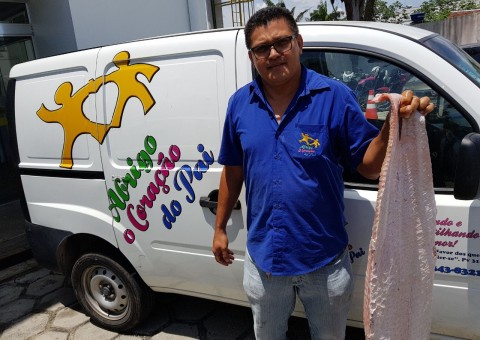 Idoso é preso suspeito de transportar pirarucu ilegal e carga é doada em Manaus