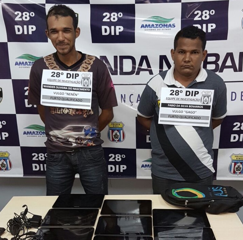 Dupla é presa após roubar 24 tablets de escola em Manaus