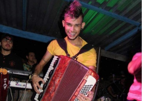 Músico da banda ‘100% Abusado’ morre em grave acidente em Manaus