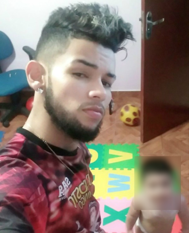 Em último vídeo antes de tragédia, músico mostrou momento feliz com o filho