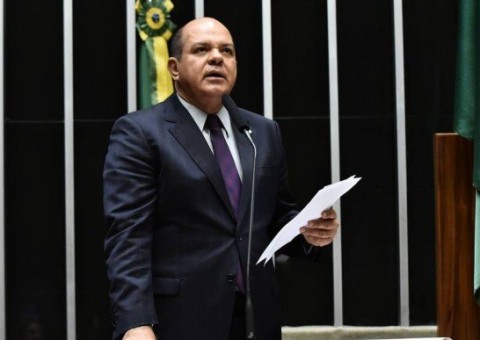 Deputado do Rio levou mulheres de traficantes para audiência com Torquato Jardim