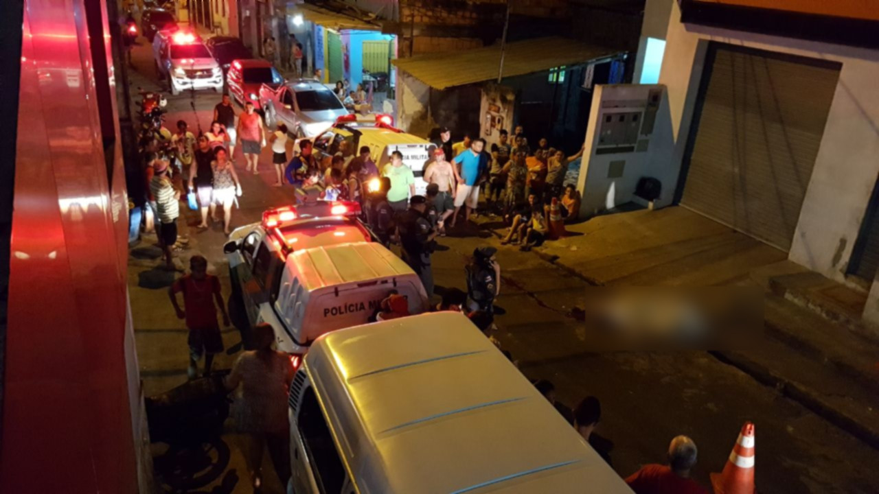 Homem é assassinado na frente da namorada em Manaus