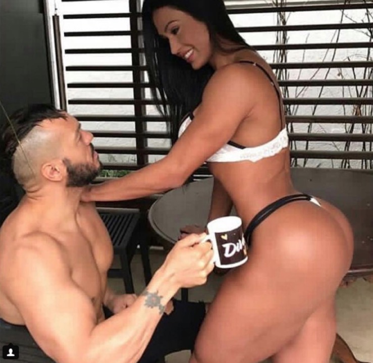 Gracyanne Barbosa sensualiza com Belo e dá 'tiro com bumbum' em vídeo