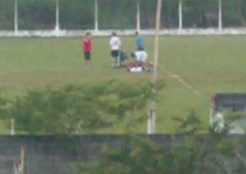 Adolescente morre após ser atingido por raio em jogo de futebol