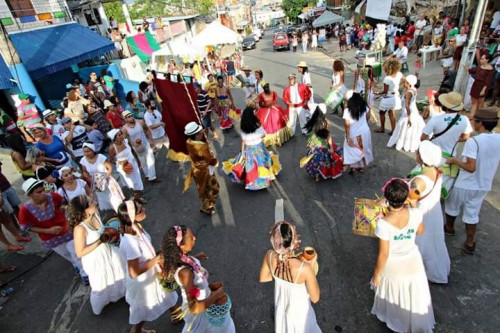 Workshop apresenta técnicas de maracatu no Liceu Claudio Santoro