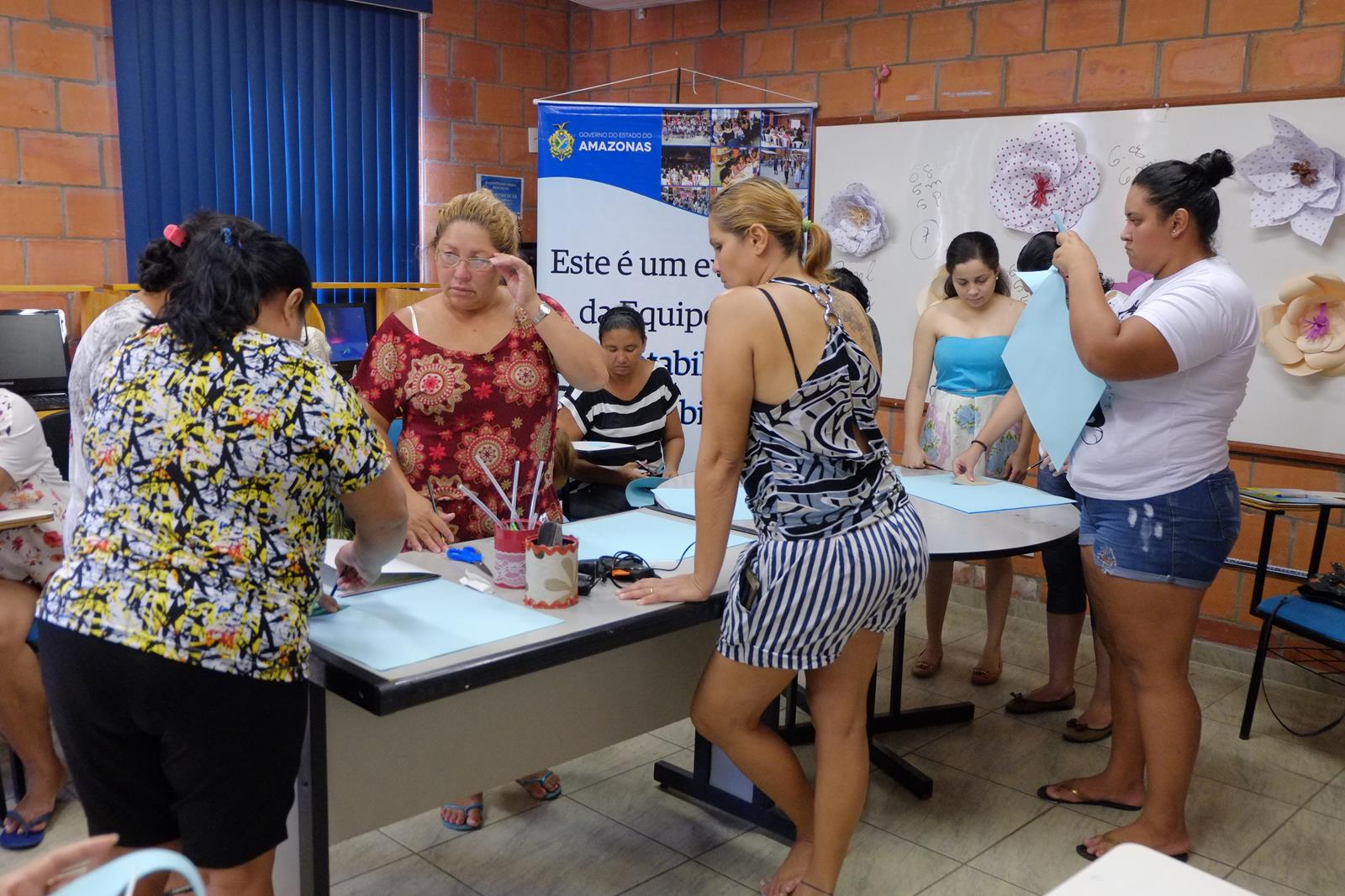 Oficinas de Natal incentiva moradores do Prosamim a gerar mais renda e promove melhoria na qualidade de vida