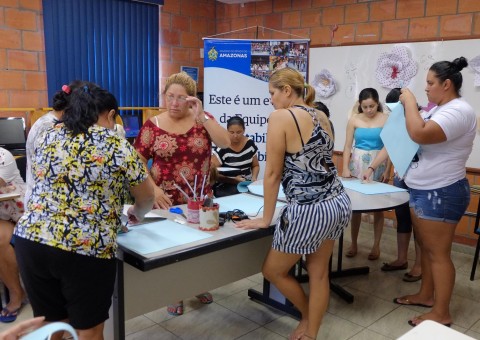 Oficinas de Natal incentiva moradores do Prosamim a gerar mais renda e promove melhoria na qualidade de vida