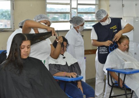 'Todos pelo Amazonas' atendeu mais de 25 mil pessoas neste sábado em Manaus