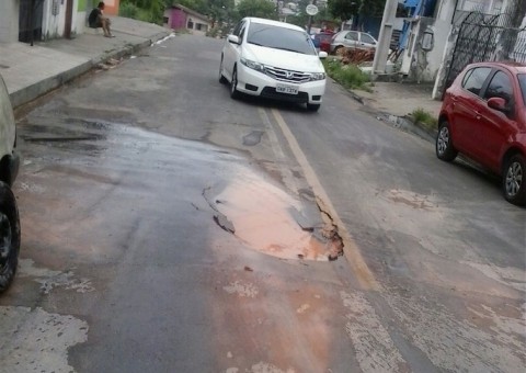 Manaus Ambiental recebe fiscalização para conter vazamento de água na capital 