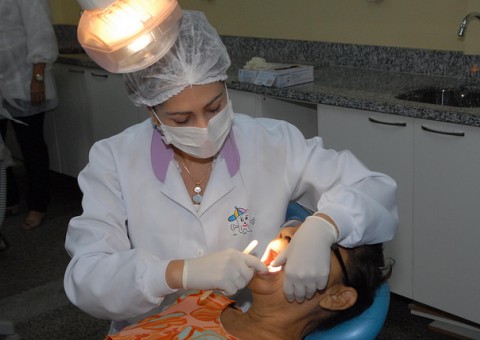 Unidades municipais de saúde realizam ações para diagnóstico e prevenção ao câncer bucal