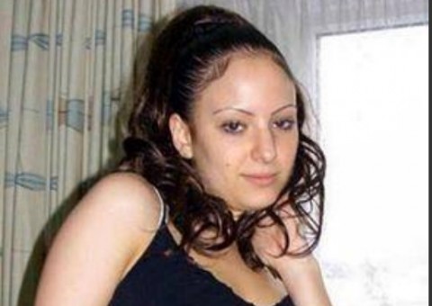 Após ser chamada de 'feia' pela família, mulher decide mudar drasticamente 