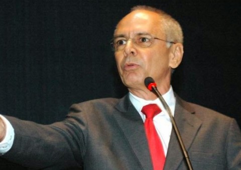 Justiça determina bloqueio de bens de ex-prefeito acusado de desviar R$6 milhões