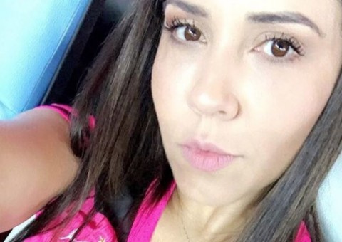 Mulher Melão esquenta clima com foto nua molhada: 'eu sei que tu gosta'