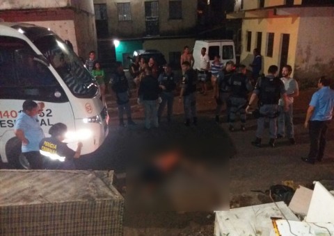 Homem é morto com vários tiros nas costas após tentativa de assalto em Manaus