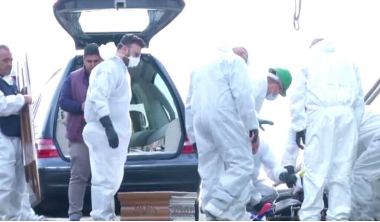 Autoridades iniciam investigações sobre corpos de 26 garotas encontrados no Mar Mediterrâneo