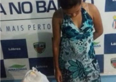 Mulher é presa em flagrante com maconha dentro de sanduíches em delegacia do Amazonas