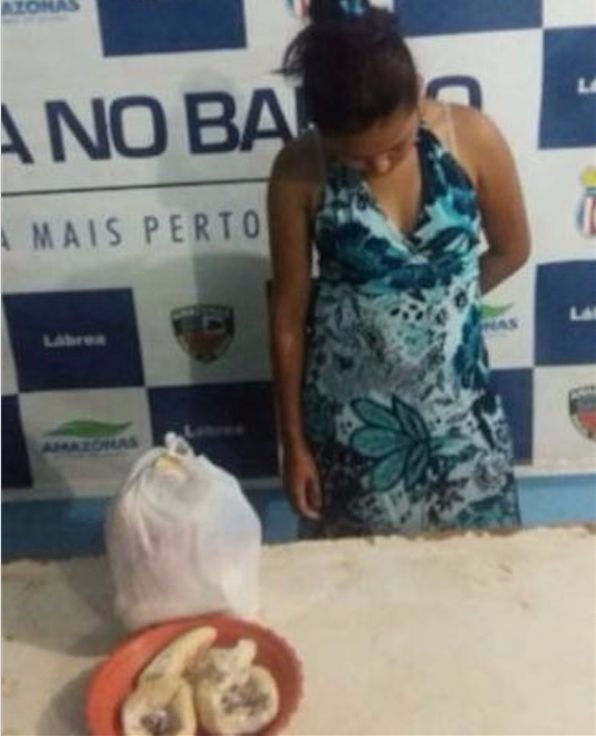 Mulher é presa em flagrante com maconha dentro de sanduíches em delegacia do Amazonas