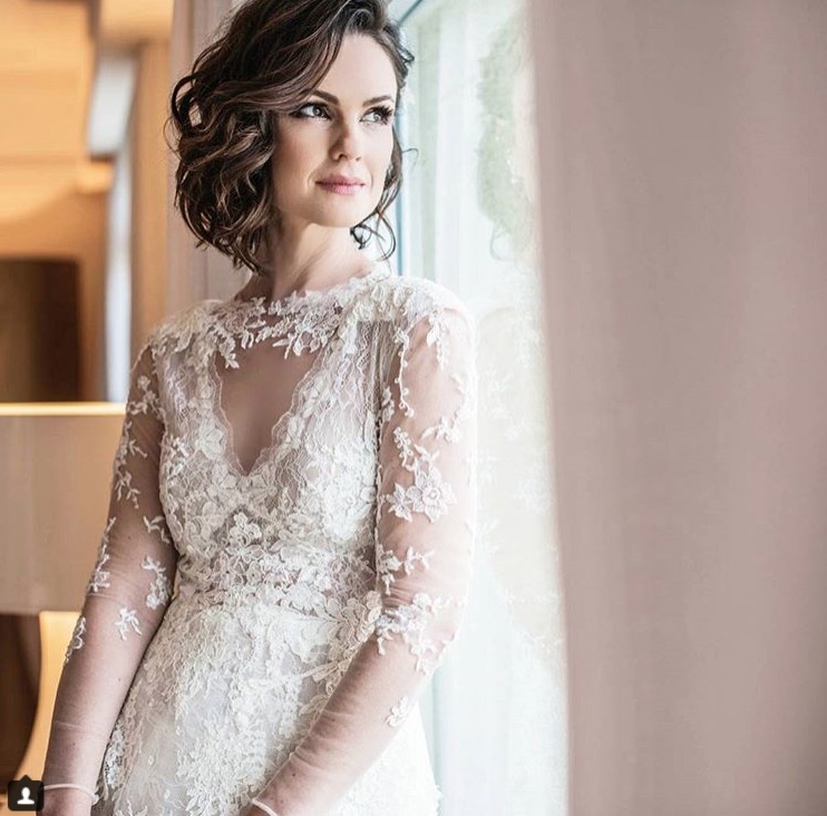 Carolina Kasting divulga fotos de casamento 'secreto' 