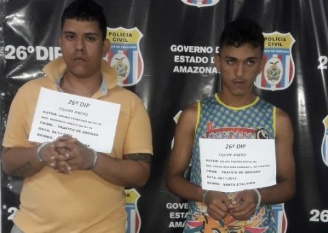 Dupla é presa com mais de 100 porções de drogas em residencial de Manaus