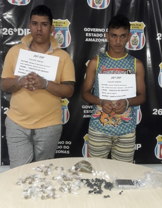 Dupla é presa com mais de 100 porções de drogas em residencial de Manaus