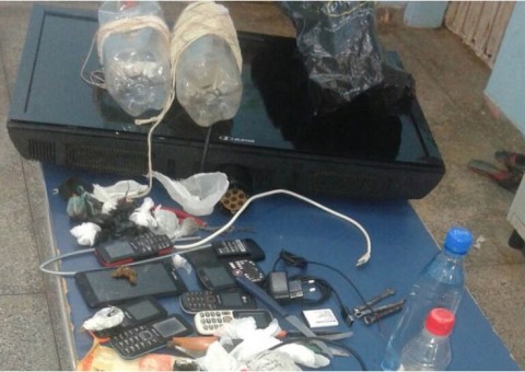 Denúncia de supostas armas de fogo dentro de presídio termina com revista no Amazonas