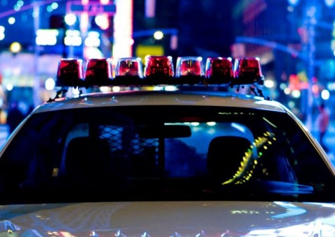 Mulher e três homens invadem casa e fazem família refém em Manaus