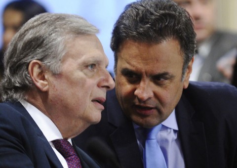 Aécio destitui Tasso da presidência do PSDB