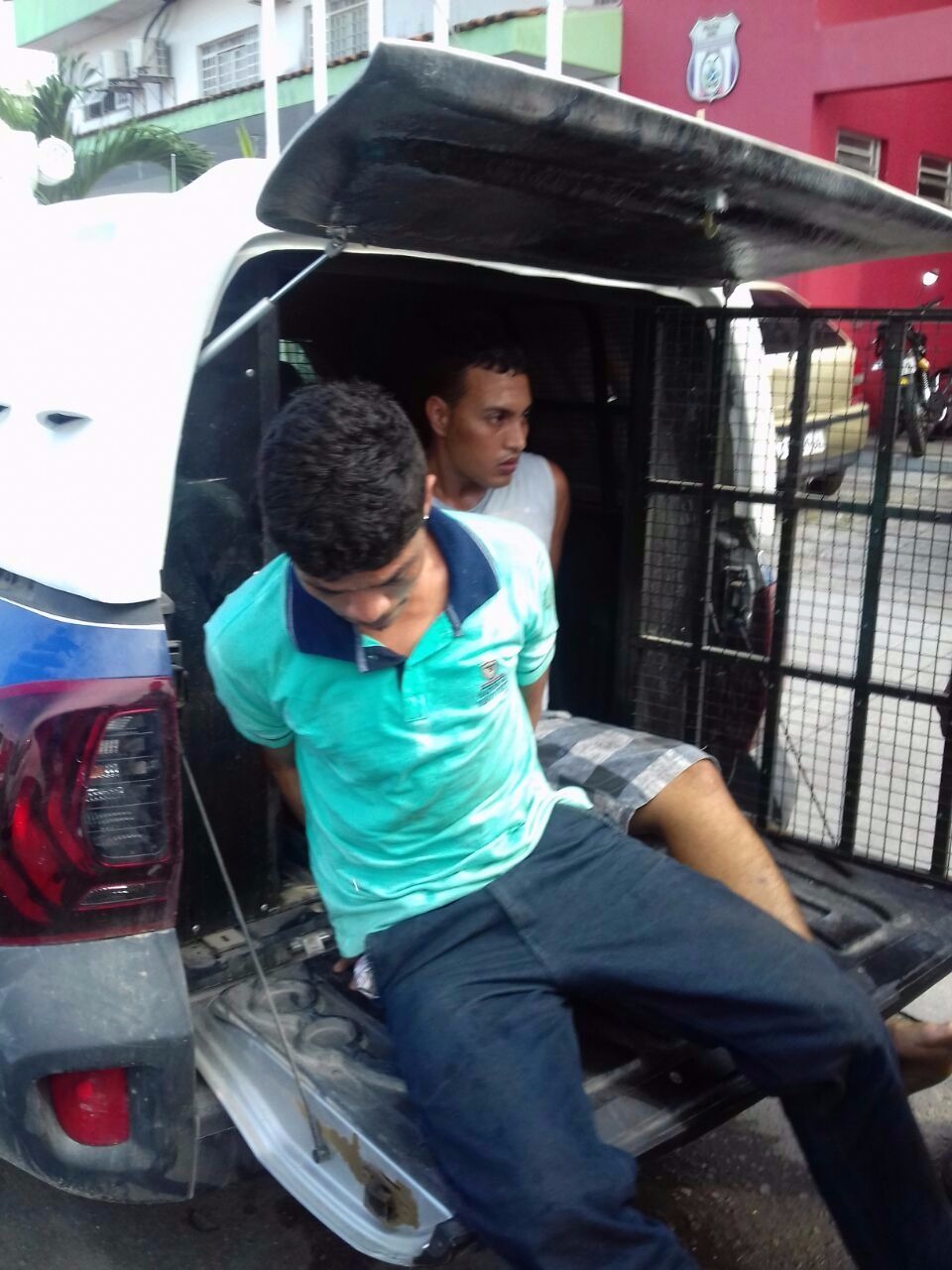 Grupo é preso em flagrante após realizar assalto em Manaus