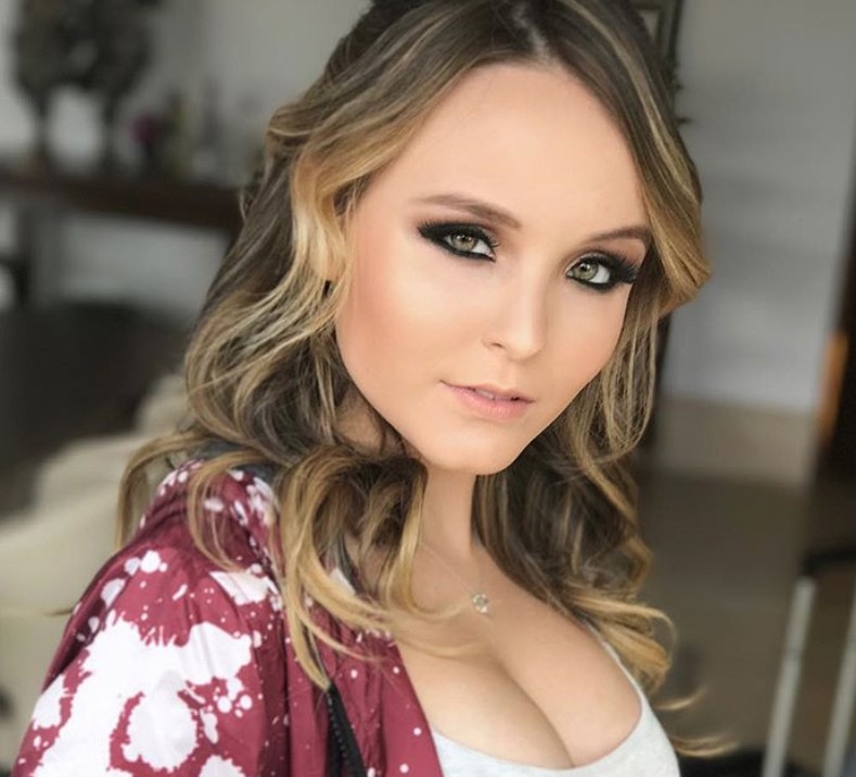  Após temporada loira, Larissa Manoela muda visual para novela