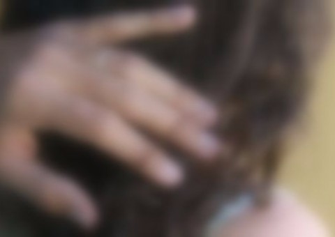 Jovem estuprada desde os 6 anos denuncia o pai e é rejeitada pela família