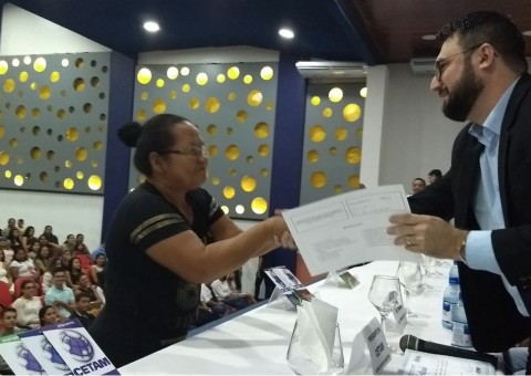 Cetam entrega 841 certificados de qualificação profissional em Coari